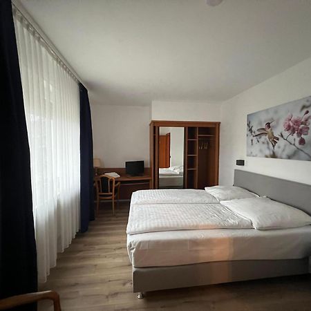 Hotel 9-Enhof วุปปาทัล ภายนอก รูปภาพ
