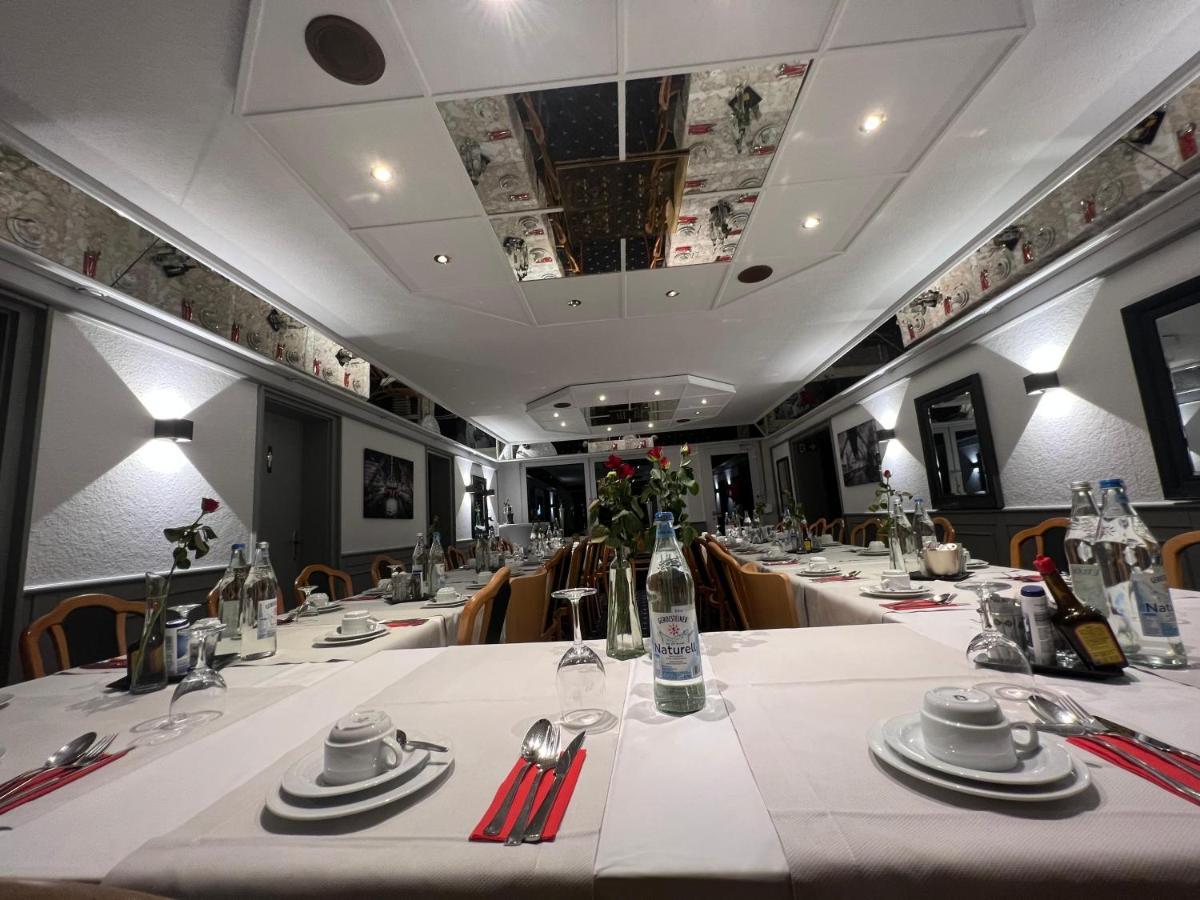Hotel 9-Enhof วุปปาทัล ภายนอก รูปภาพ