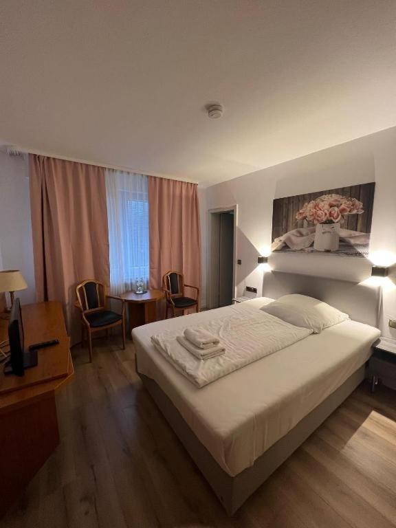 Hotel 9-Enhof วุปปาทัล ภายนอก รูปภาพ