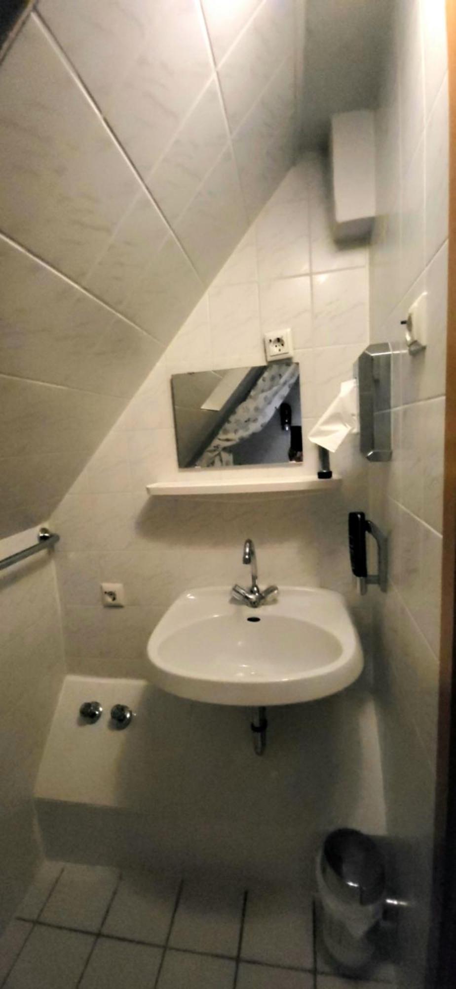 Hotel 9-Enhof วุปปาทัล ภายนอก รูปภาพ