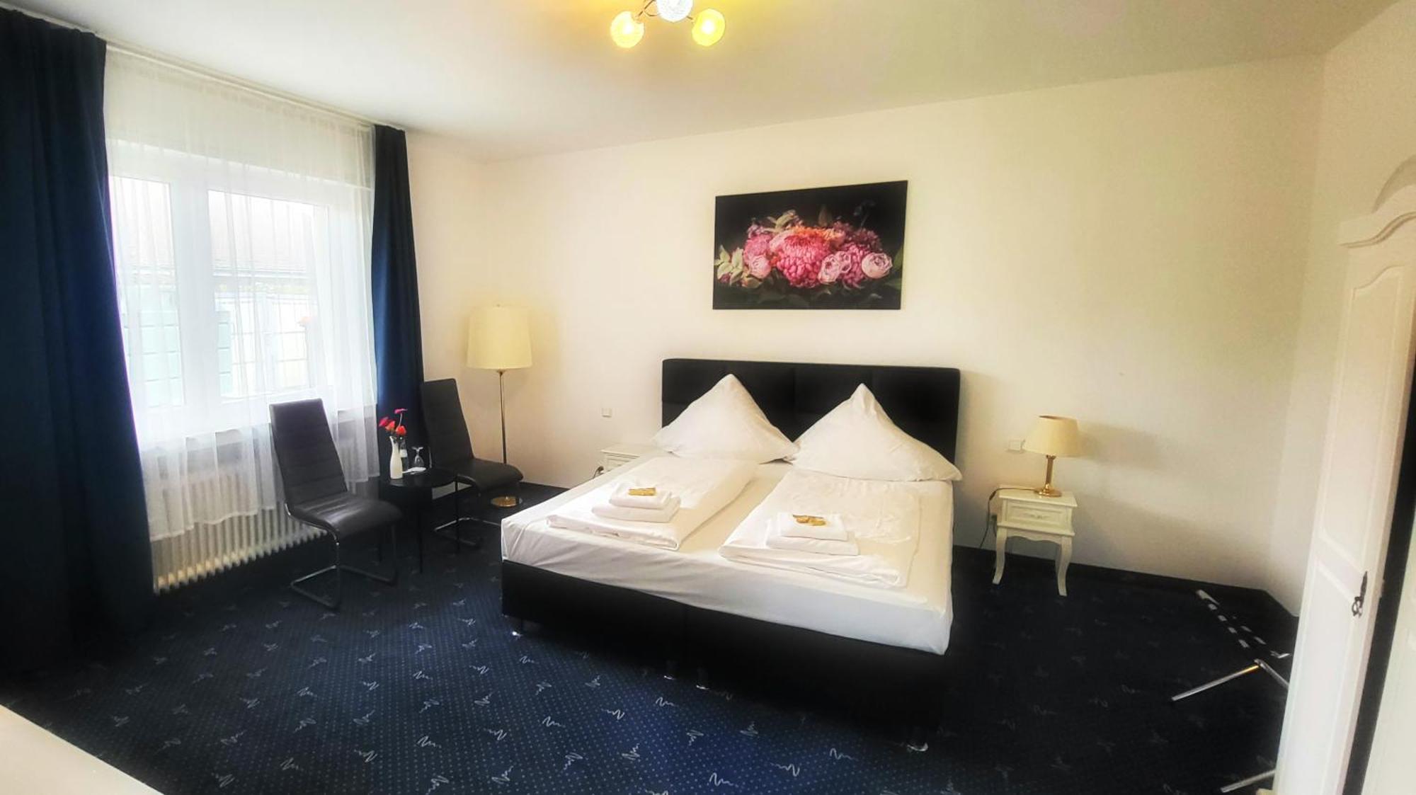 Hotel 9-Enhof วุปปาทัล ภายนอก รูปภาพ